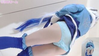 Die Miku-Cosplayerin ist zurück – mit einem Remaster! Masturbation und Sex im Snow-Miku-Kostüm!