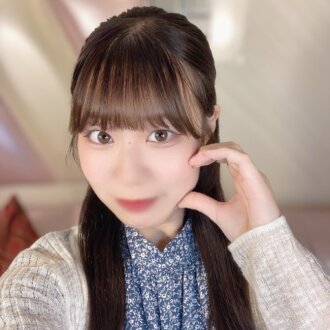 总计160分钟的影片【绝对会成为FC2历史的传奇片段。极尽夸张的呻吟声，持续不断的性高潮和喷射，伴随著她第一次肛交的快感】18岁的Misuzu，一次奇妙的邂逅，为了男友甘愿献出自己的身体，被他超...
