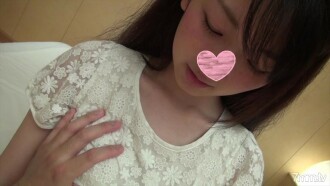 Premier coup ♥ Apparence complète ♥ Cheveux noirs soignés Classe S belle fille sans expérience 19 ans Éjaculation vaginale massive en insérant une bite brute dans l'hymen de JD ♥ Expression déformée avec honte et douleur de la première expérience ... Beaux seins et jambes , caché dans les poils pubiens non traités Éjaculation vaginale massive de sperme sur une chatte vierge ♥♥