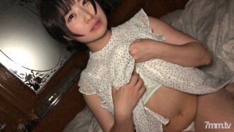 像偶像一样的可爱男孩♪我尝试了星巴克店员的20岁E-cup