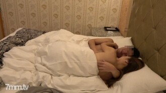 隐藏的美丽成熟女人妻子沙织欺骗性的相机！被调情发现并与密友出柜！原本是普通人妻的沙织，变成了欲火焚身的人妻