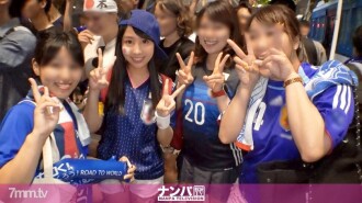 [World Cup watching pick-up! ] Advance na sa final tournament! Magandang busty JD cheerleader ng Lewd Japan na nakuha ito sa pagdiriwang Nori at Drunk Aheiki climax 3P sex!