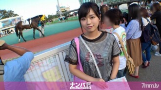 在某个赛马场捡到一个爱马的女孩 = Umajo！秀出绝世佳人，骑在粗壮男子身上，骑著马似的吉婆！天才巨乳骑师的诞生时刻！ !!
