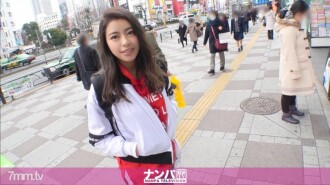 Seriamente flirty, primeiro tiro. 1289 "Hikari", uma mulher meio bonita que deveria dizer "só um pouquinho..." ♪ Mesmo se você disser "Não, estou indo para casa", o corpo de uma adolescente honesta ♪ Uma torta enorme com suco de buceta