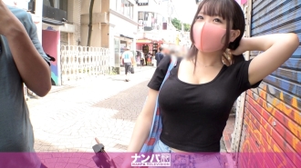 認真的南帕，第一槍。 1694 抓拍穿著強調巨乳的衣服為SNS拍攝視頻的可愛大學生！和自誇的奶子一起玩吧！ ● Poco 插入www 注意在各個位置自由搖晃的H罩杯神乳！ ！！