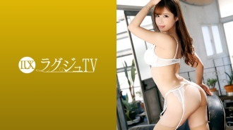 Luxury TV 1214 決定以女性身份出現在AV上的美女成員！看到男人的感覺，她笑得很開心…… 豐富的吻，舔乳頭，同時用美腿炫耀她的腿功！騎在生氣的大雞巴上，被討厭的腰部打擾了！