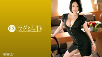Luxury TV 1388 Uma talentosa médica aparece em um AV em busca de uma experiência extraordinária! Confie-se a um homem para preencher as insatisfatórias diárias.... Belo corpo tremendo de prazer! Elegância que flutua mesmo ofegante, apenas um produto de primeira!