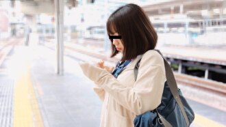 Pelajar perempuan beruniform diusik di dalam kereta api - Nana Amano