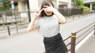 舌を出しピースでアヘ顔晒しちゃう百戦錬磨の娘