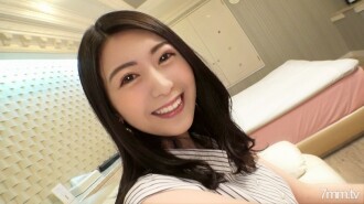 【第一槍】【美白裸體】【增感】婀娜多姿的纖細美人喜歡激烈的活塞。美麗的屁股蕩漾著漣漪，房間裡迴盪著一閃而逝的喘氣聲。網上AV應用→AV體驗拍攝1281