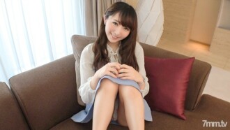 [Premier coup] [Dame élevée à l'école de filles] [Séance d'étude évidente] Après l'école à l'automne, lorsqu'une dame sérieuse élevée à l'école de filles est dérangée et haletante. Un sale con qu'une belle fille qui s'enhardit fascine. Application amateur, premier tournage AV 173