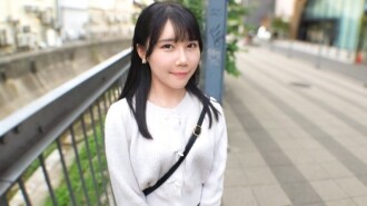 “一位娇小的女孩申请体验这种新玩法！她身材娇小性感，但当被从后面进入时，她的欲望更是达到了顶峰！她被从后面进入，一次又一次地达到高潮！这是一种难以抗拒的快感……”MGS Video（Prestige Group）成人视频流媒体网站