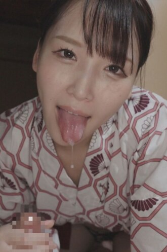 尽情欣赏这位甜美诱人的美女白皙肌肤的每一寸肌肤，看她如何挑逗你。